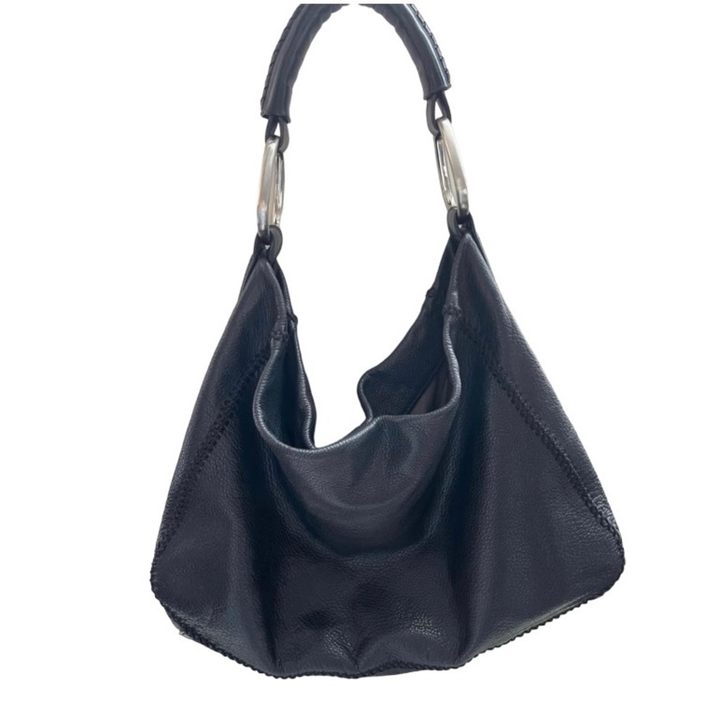 Sazaby leather shoulder bag.